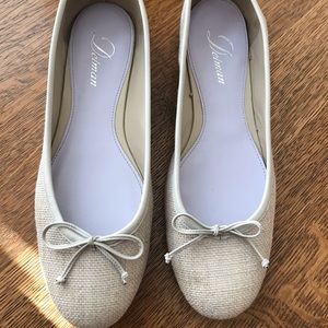 Delman ballet flats Womens 9 NWOT neutral, tan